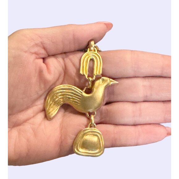 Matte bright saturated gold tone bird charm necklace 90's - Picture 2 of 9
